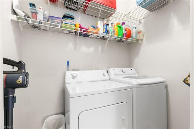 359 Dover PL E204, Naples, FL 34104