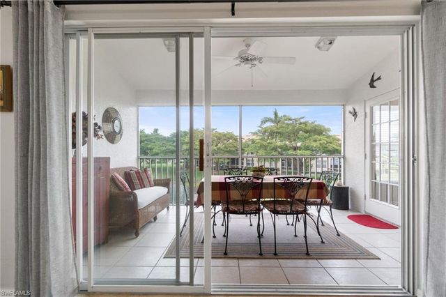 359 Dover PL E204, Naples, FL 34104