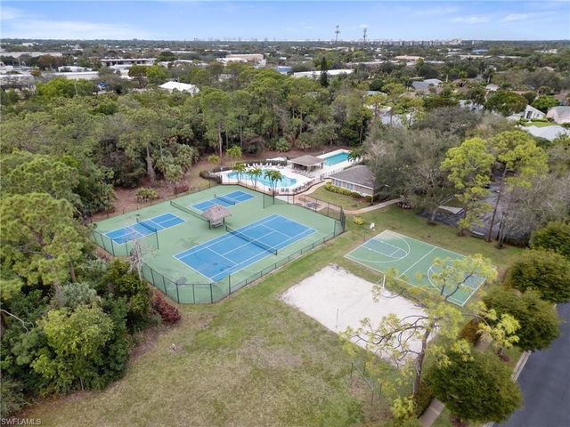 359 Dover PL E204, Naples, FL 34104