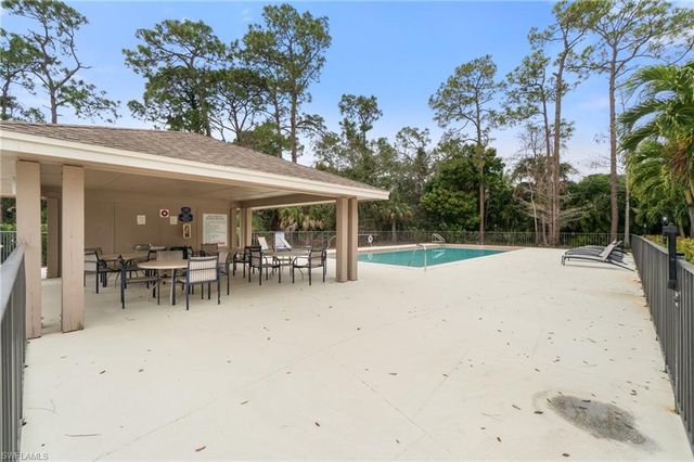 359 Dover PL E204, Naples, FL 34104