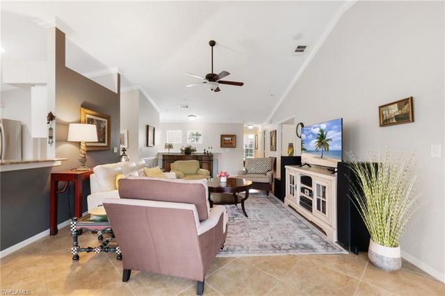 359 Dover PL E204, Naples, FL 34104