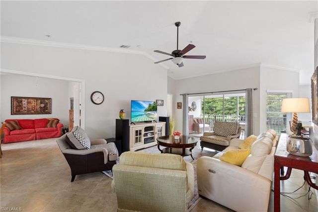 359 Dover PL E204, Naples, FL 34104