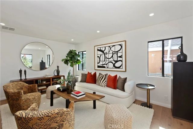 1506 N Niagara Street, Burbank, CA 91505