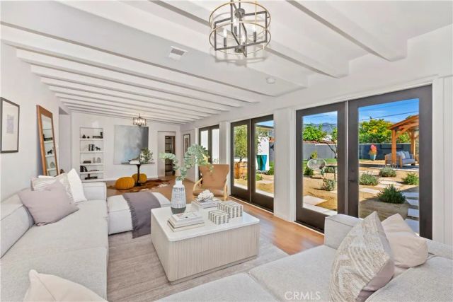1506 N Niagara Street, Burbank, CA 91505