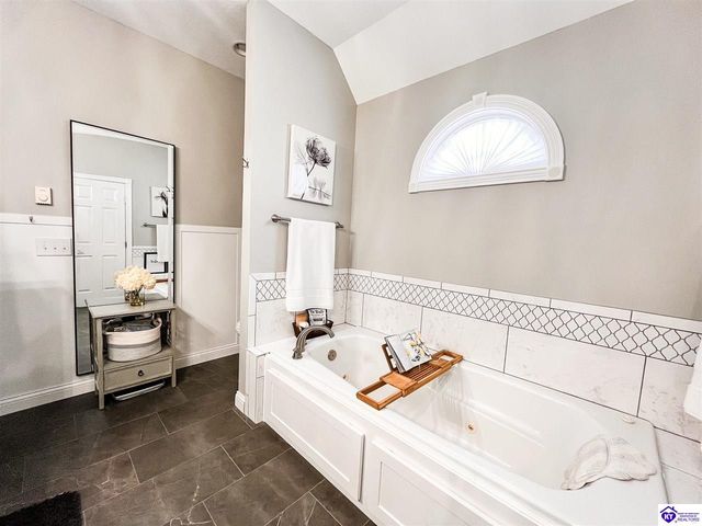 509 Maple Crest Way, Elizabethtown, KY 42701