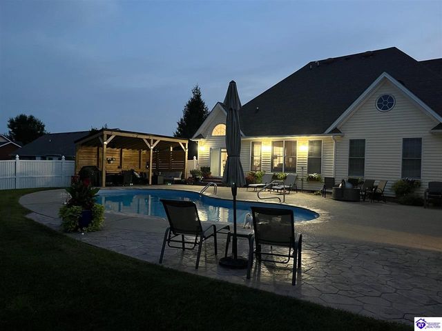 509 Maple Crest Way, Elizabethtown, KY 42701