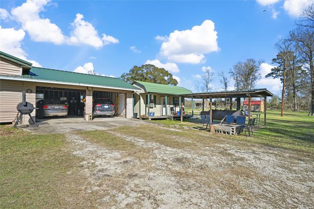 955 County Road 133, Liberty, TX 77575