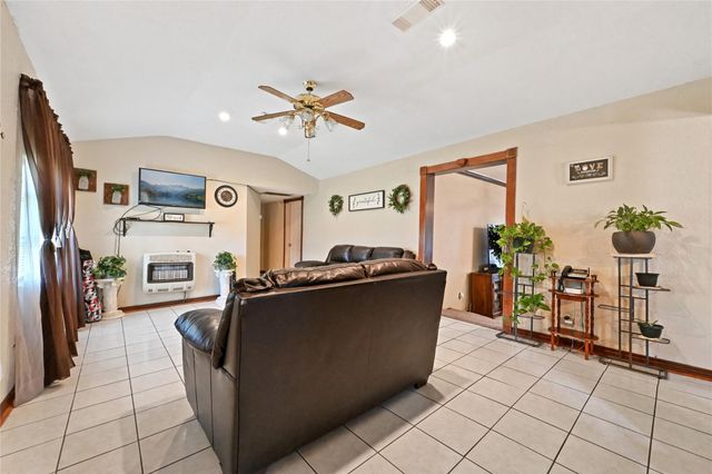 955 County Road 133, Liberty, TX 77575