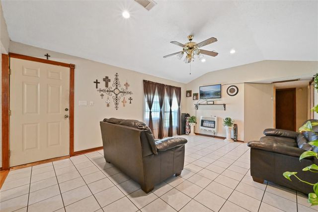 955 County Road 133, Liberty, TX 77575