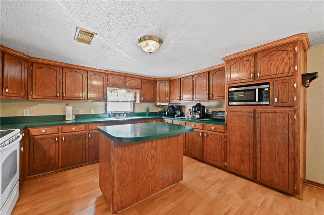 955 County Road 133, Liberty, TX 77575