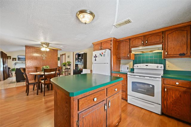 955 County Road 133, Liberty, TX 77575