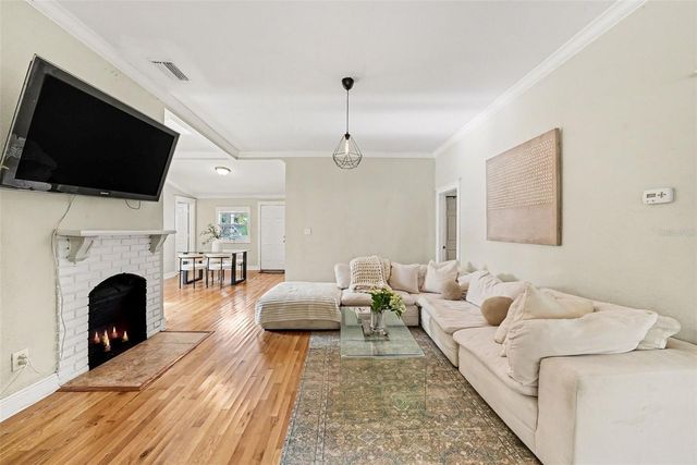 805 E CHELSEA STREET, Tampa, FL 33603