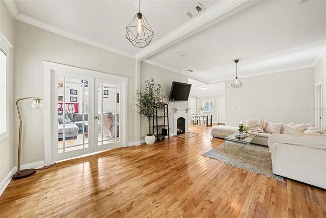 805 E CHELSEA STREET, Tampa, FL 33603