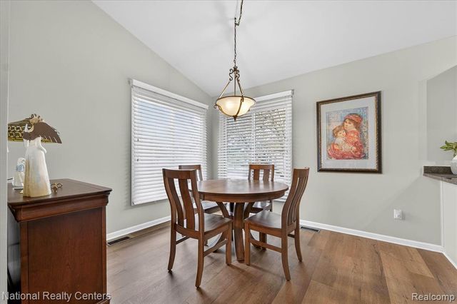 19060 Fortuna Drive 40, Clinton Township, MI 48038