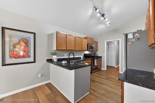 19060 Fortuna Drive 40, Clinton Township, MI 48038