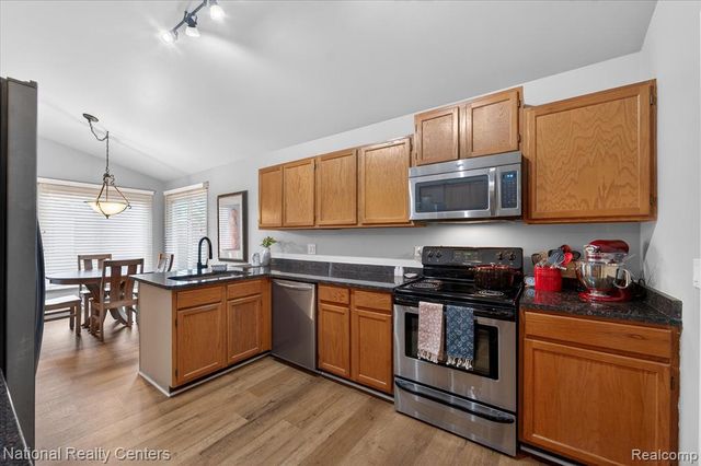 19060 Fortuna Drive 40, Clinton Township, MI 48038