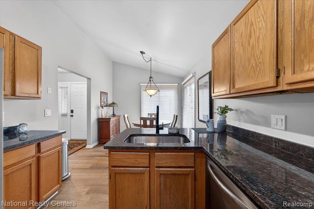 19060 Fortuna Drive 40, Clinton Township, MI 48038