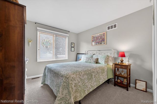 19060 Fortuna Drive 40, Clinton Township, MI 48038