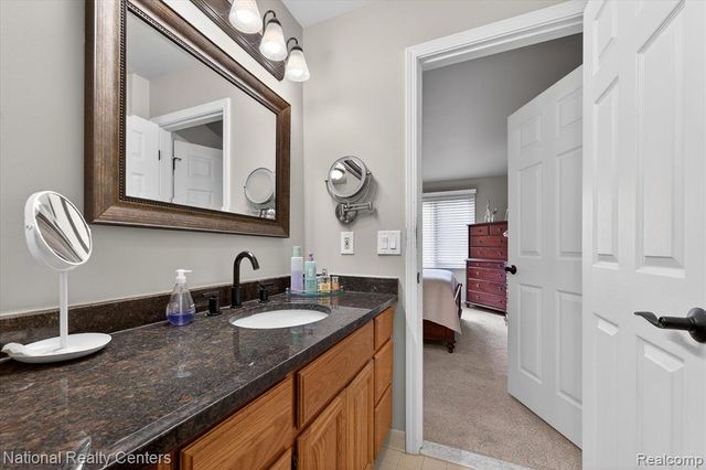 19060 Fortuna Drive 40, Clinton Township, MI 48038