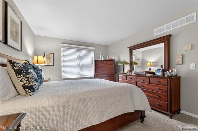 19060 Fortuna Drive 40, Clinton Township, MI 48038