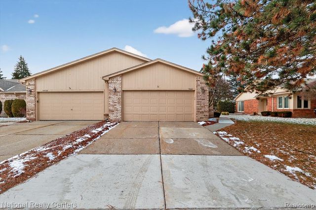 19060 Fortuna Drive 40, Clinton Township, MI 48038