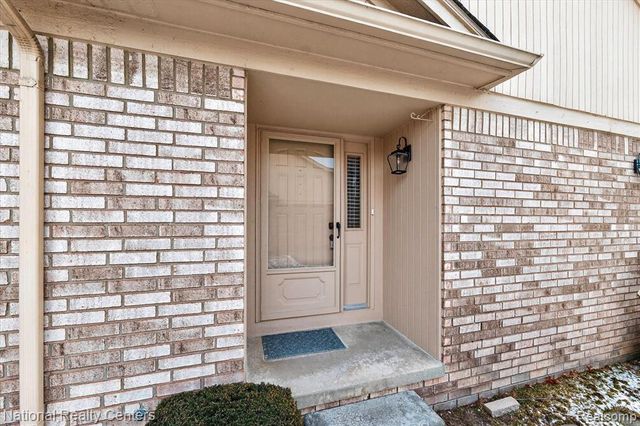 19060 Fortuna Drive 40, Clinton Township, MI 48038