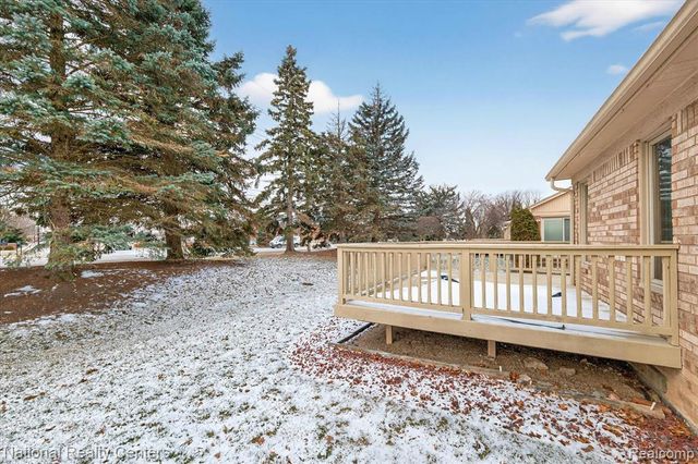 19060 Fortuna Drive 40, Clinton Township, MI 48038