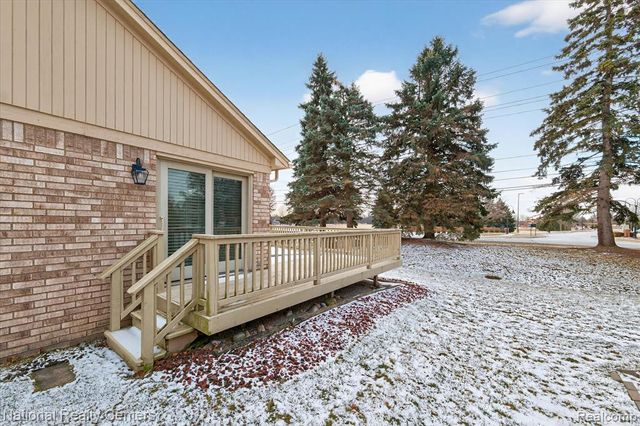 19060 Fortuna Drive 40, Clinton Township, MI 48038