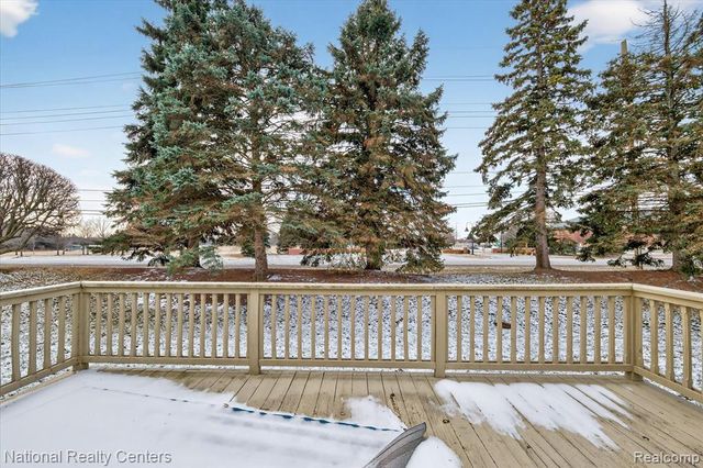 19060 Fortuna Drive 40, Clinton Township, MI 48038