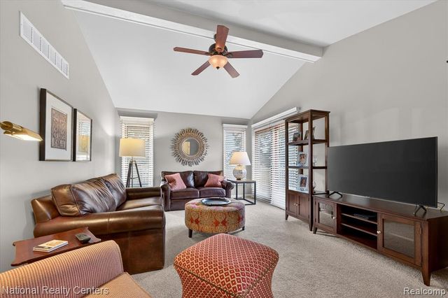 19060 Fortuna Drive 40, Clinton Township, MI 48038