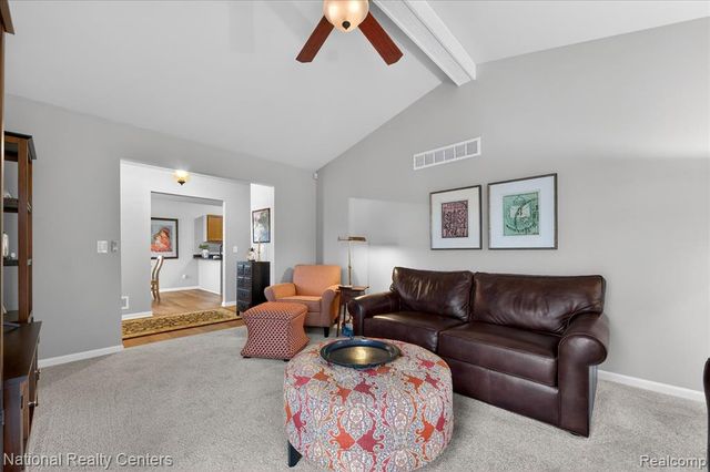 19060 Fortuna Drive 40, Clinton Township, MI 48038