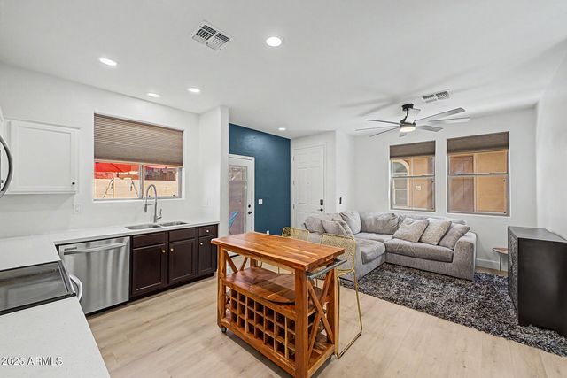 451 S HAWES Road 27, Mesa, AZ 85208