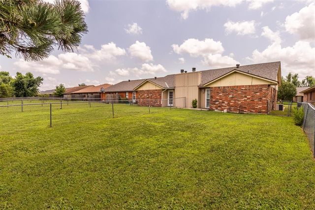 231 Barrett Place, Edmond, OK 73003