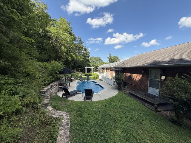 1288 Old Hillsboro Rd, Franklin, TN 37069