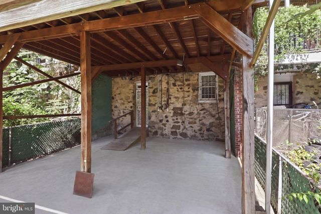 2807 W LAFAYETTE AVE W, Baltimore, MD 21216