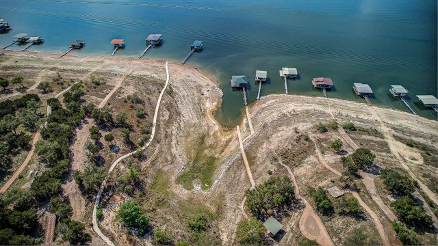400 Lakefront DR, Lago Vista, TX 78645