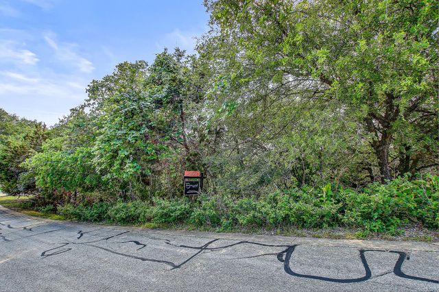 400 Lakefront DR, Lago Vista, TX 78645