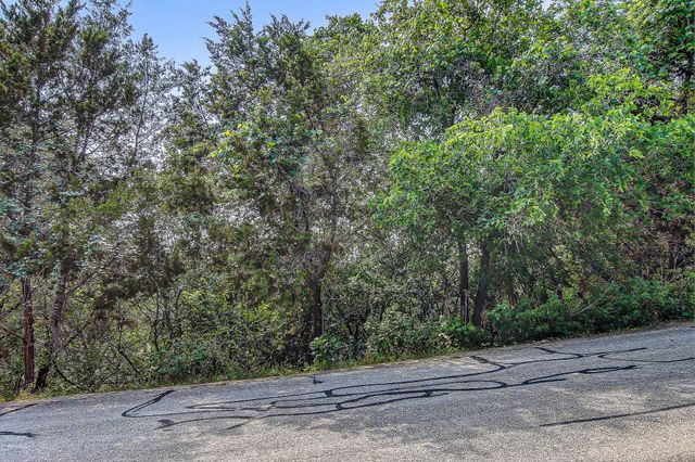 400 Lakefront DR, Lago Vista, TX 78645