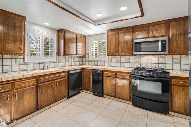 36421 Oliver Lane, Palmdale, CA 93551