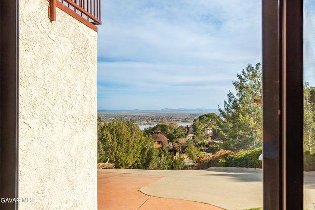 36421 Oliver Lane, Palmdale, CA 93551