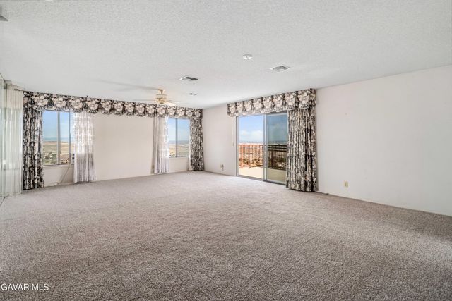 36421 Oliver Lane, Palmdale, CA 93551