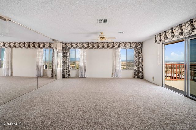 36421 Oliver Lane, Palmdale, CA 93551