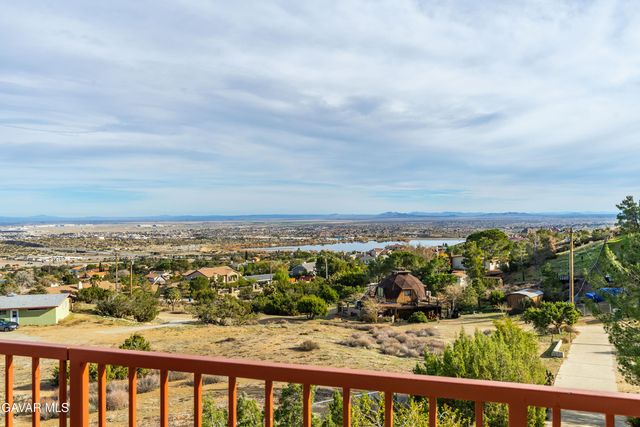 36421 Oliver Lane, Palmdale, CA 93551