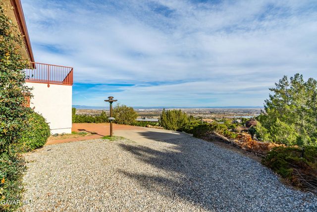 36421 Oliver Lane, Palmdale, CA 93551