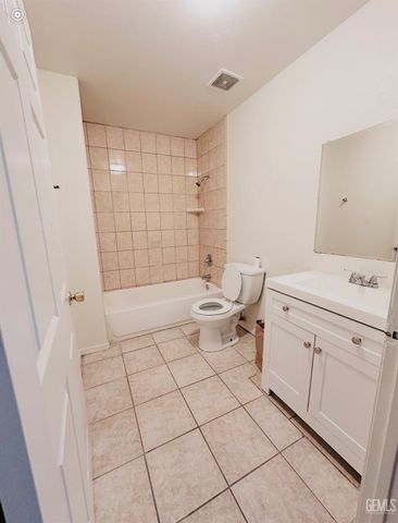 1909 Padre St., Bakersfield, CA 93307