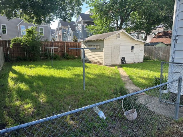 233 Sunset Lane, Fort Worth, TX 76114