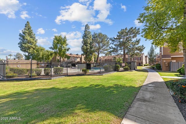 3411 W MORROW Drive 2, Phoenix, AZ 85027