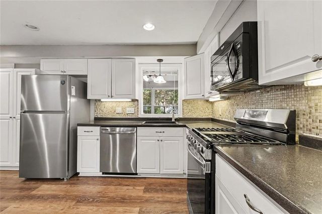 3052 Riviera Drive NW, Conyers, GA 30012