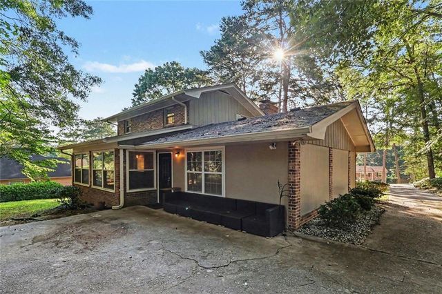 3052 Riviera Drive NW, Conyers, GA 30012