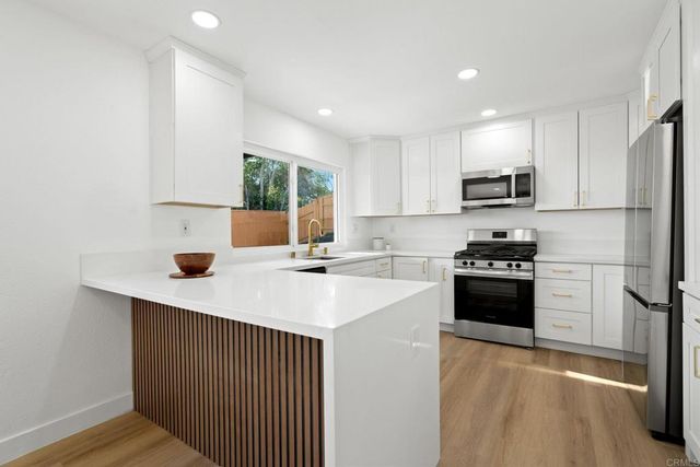 2858 Lehigh Court, Oceanside, CA 92056